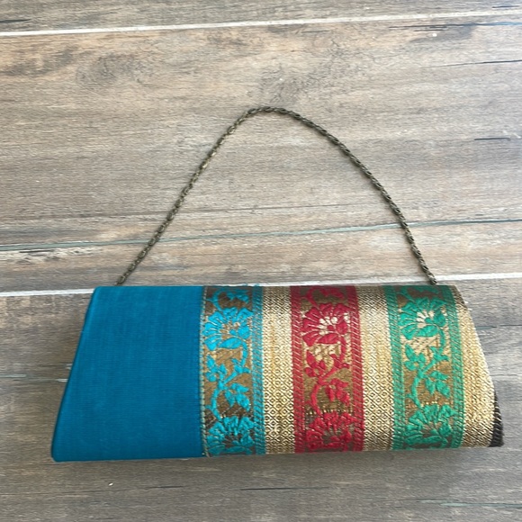 Beautiful clutch - Picture 5 of 10